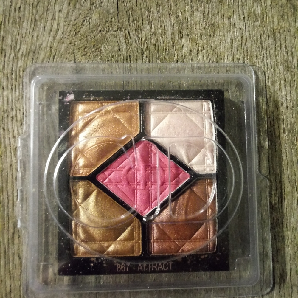 Dior Attract #867 eyeshadow pallet